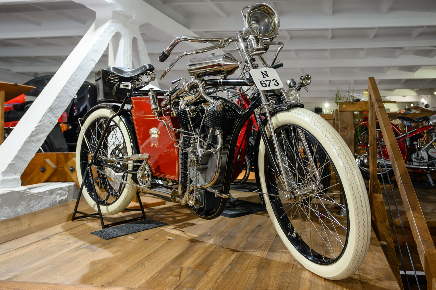 Pohled do historické expozice muzea REINCARS